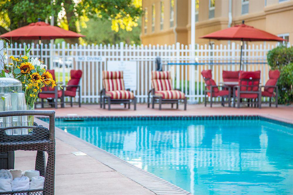 Hampton Inn & Suites New Orleans/Elmwood Harahan Exterior photo