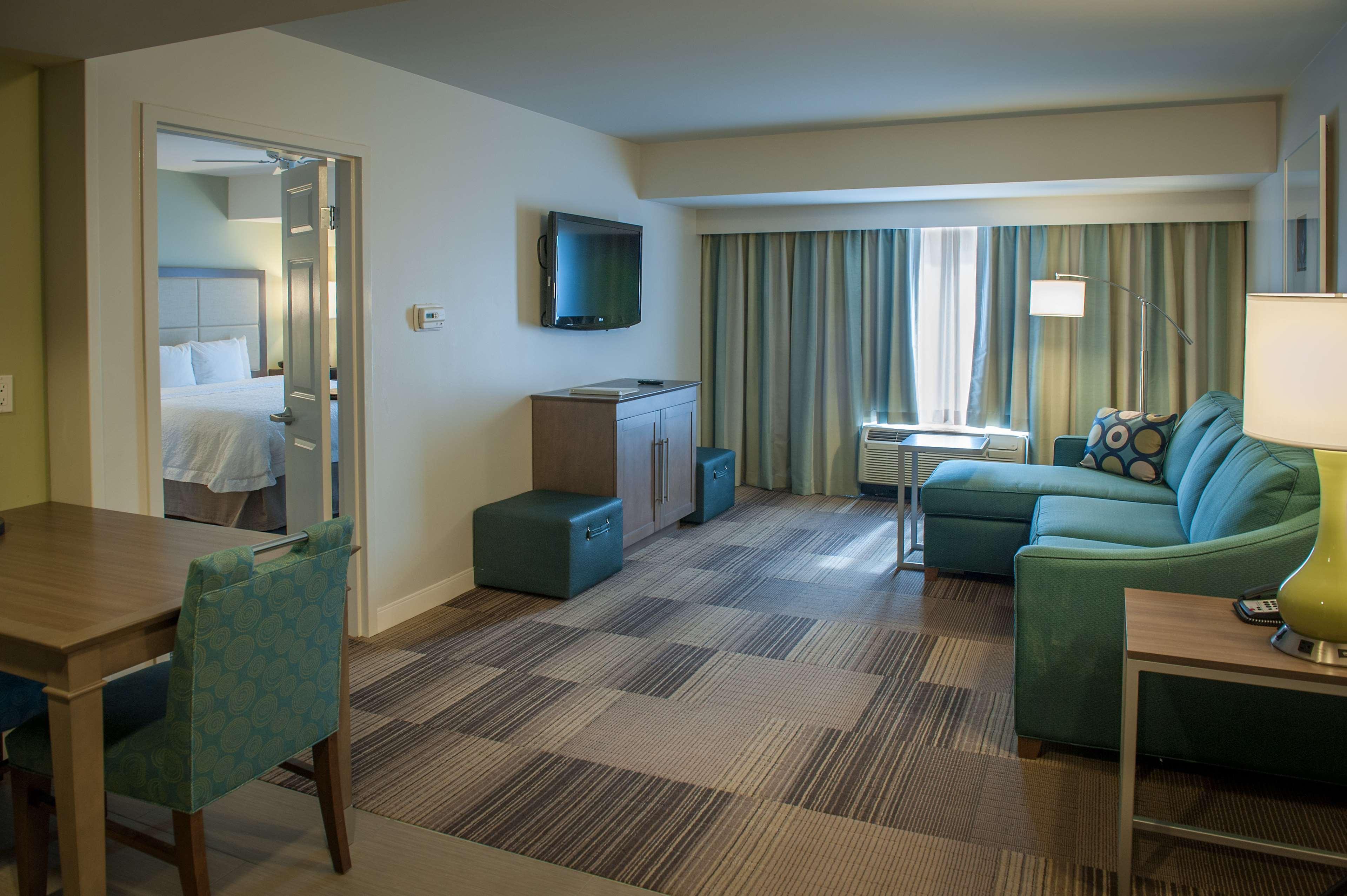 Hampton Inn & Suites New Orleans/Elmwood Harahan Exterior photo
