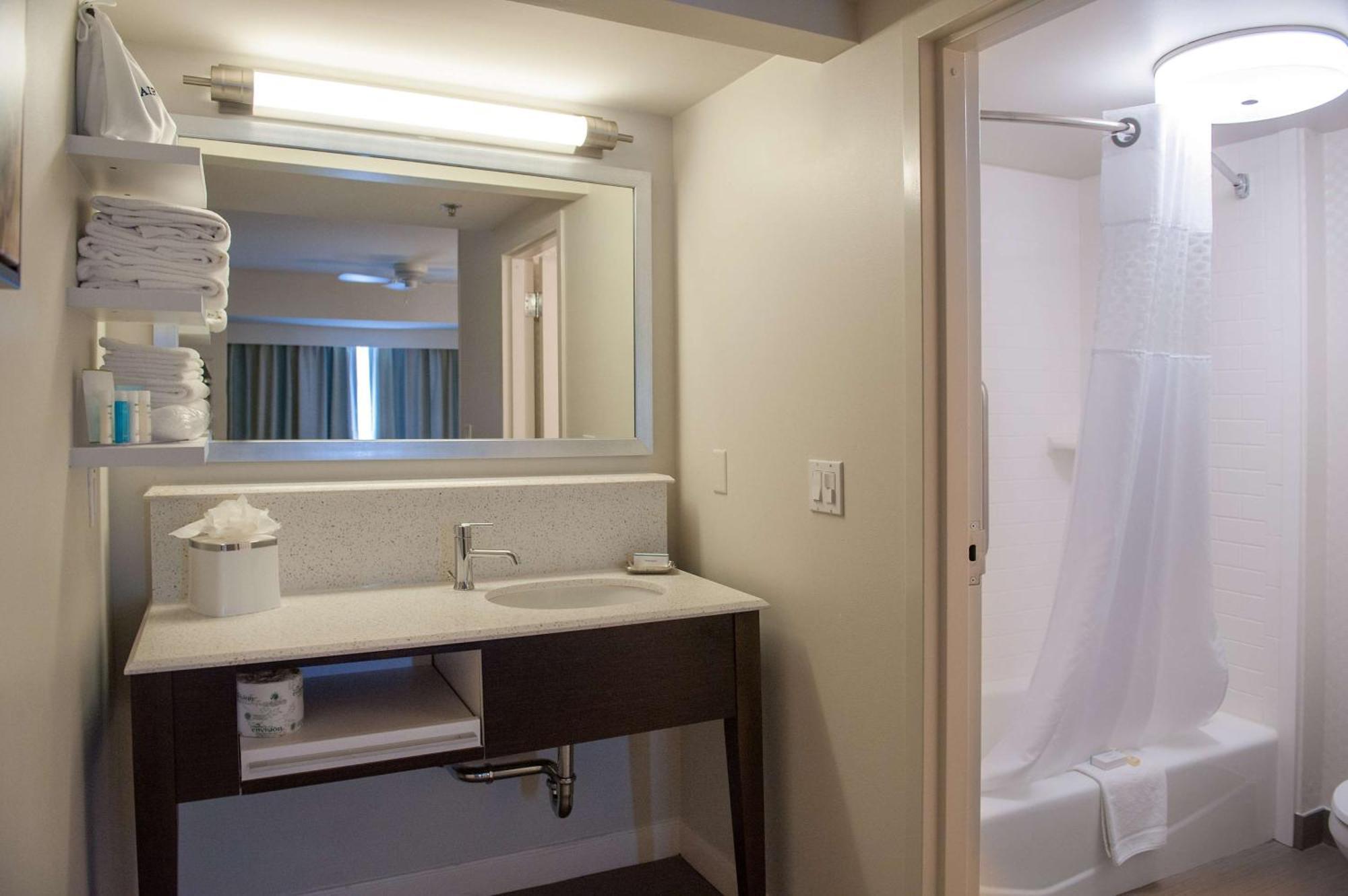 Hampton Inn & Suites New Orleans/Elmwood Harahan Exterior photo
