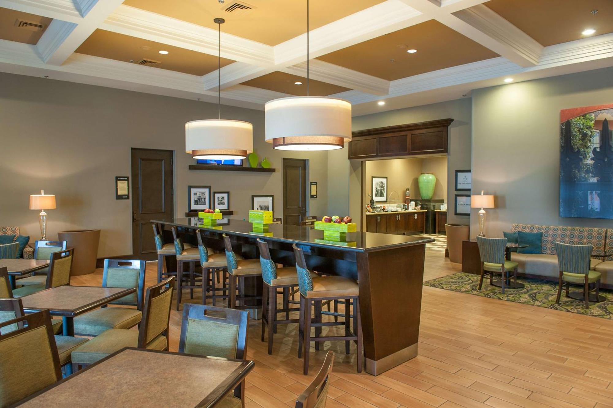 Hampton Inn & Suites New Orleans/Elmwood Harahan Exterior photo