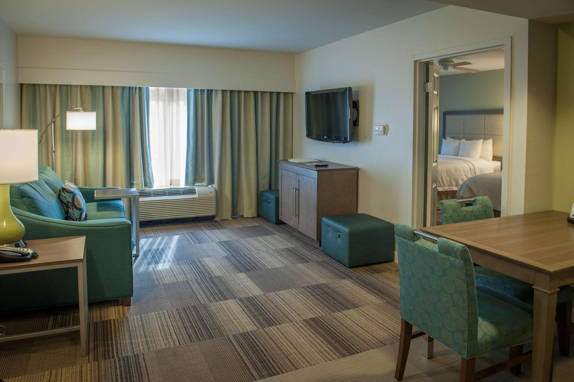 Hampton Inn & Suites New Orleans/Elmwood Harahan Exterior photo